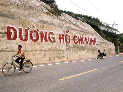 Để đường Hồ Chí Minh thực sự là tuyến giao thông huyết mạch
